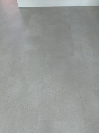 Domek v Třebíči - LVT Rigid Beton Světlý